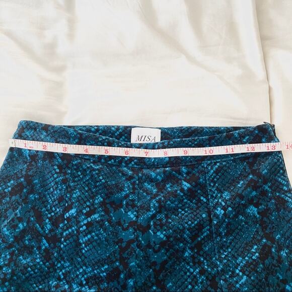 Misa Los Angeles New Blue Snake Animal Straight Velvet Pants Metallic Size 0 XS - Picture 8 of 10